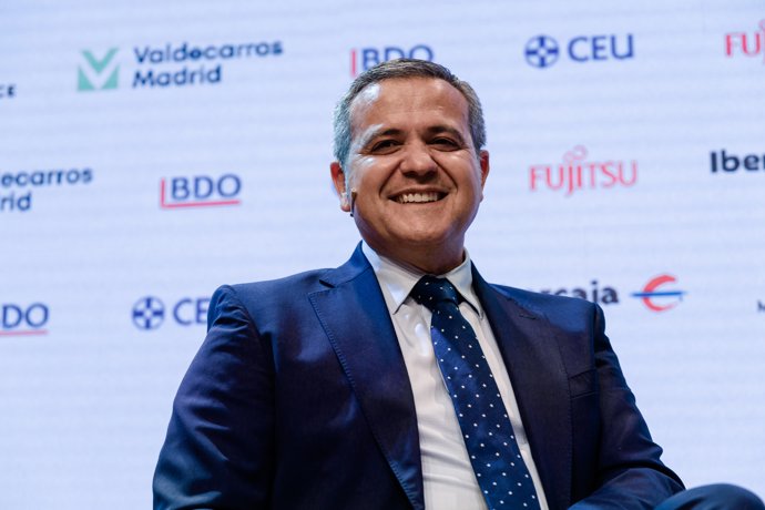 El consejero de Vivienda, Transportes e Infraestructuras, Jorge Rodrigo, participa en un desayuno organizado por Europa Press, a 28 de abril de 2026, en Madrid (España).