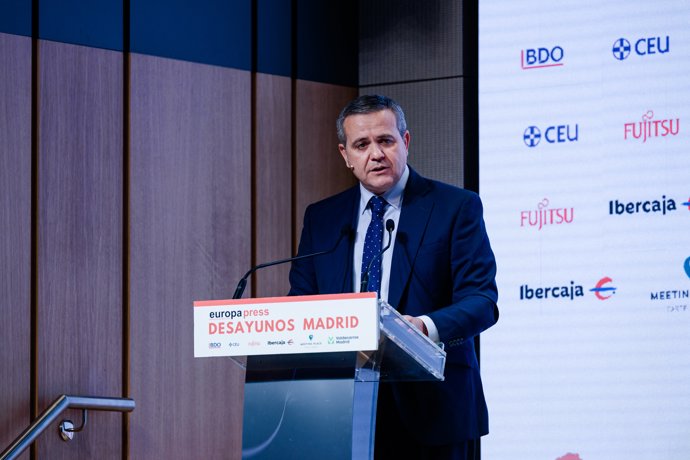 El consejero de Vivienda, Transportes e Infraestructuras, Jorge Rodrigo, participa en un desayuno organizado por Europa Press, a 28 de abril de 2026, en Madrid (España).
