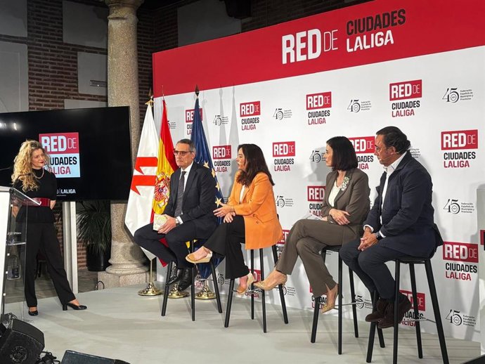Gema Igual destaca en la Red de Ciudades LALIGA el papel de Santander como referente del deporte base y la convivencia