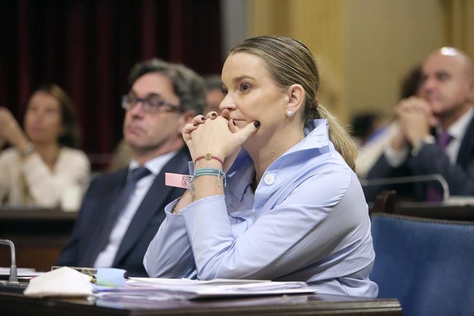 Archivo - La presidenta del Govern balear, Marga Prohens, durante la segunda jornada del Debate de Política General, en el Parlament balear, a 8 de octubre de 2025, en Palma de Mallorca, Mallorca, Baleares (España). 