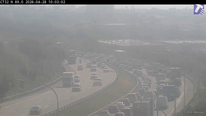 Cues a la C-32 per un accident a primera hora