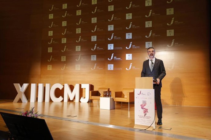 El consejero de Agricultura, Pesca, Agua y Desarrollo Rural, Ramón Fernández- Pacheco, en la inauguración del XIII Congreso Mundial del Jamón.