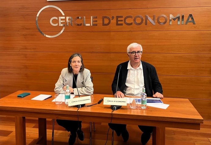 La presidenta del Cercle d'Economia, Teresa Garcia-Milà, i el director general, Miquel Nadal