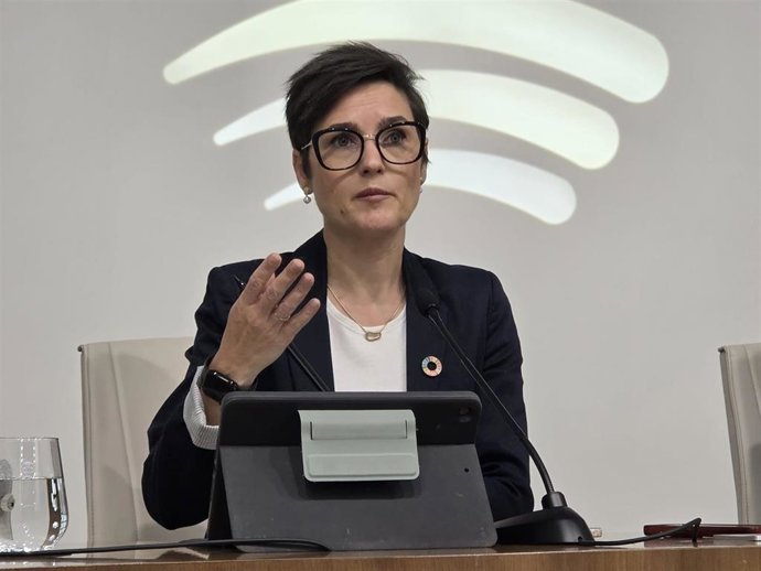 La presidenta de la Diputación de Badajoz, Raquel del Puerto, presenta la oferta de empleo público de la institución.