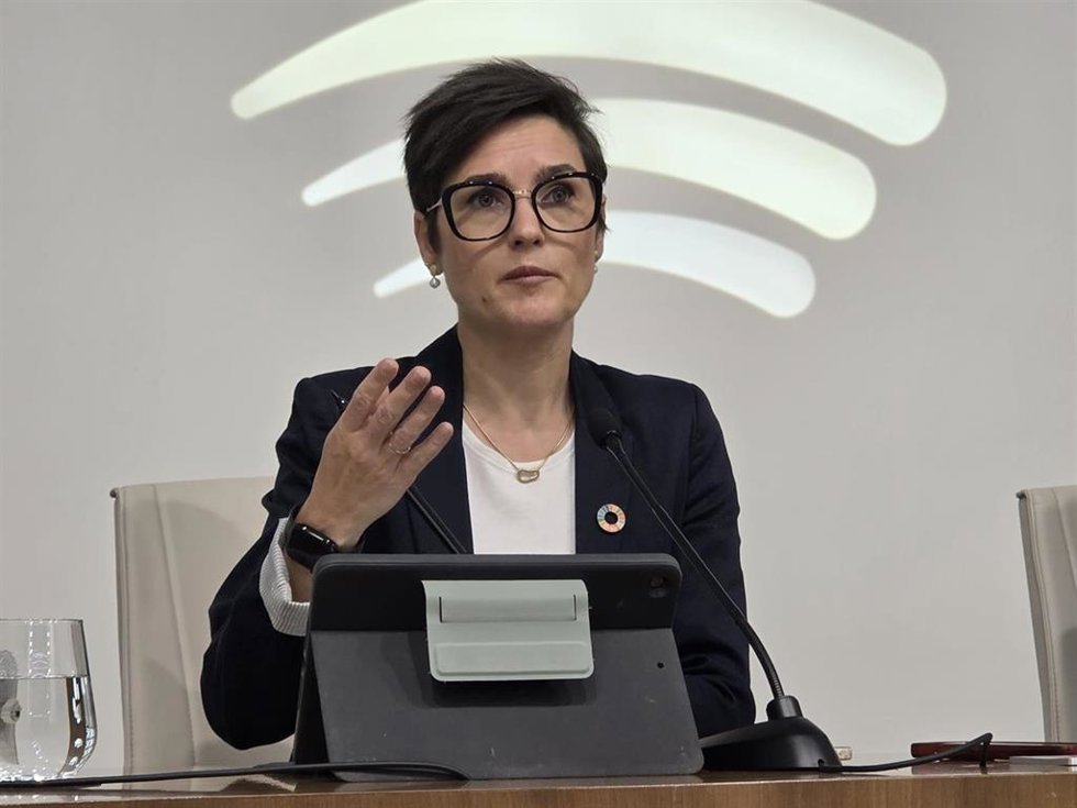 La presidenta de la Diputación de Badajoz, Raquel del Puerto, presenta la oferta de empleo público de la institución.
