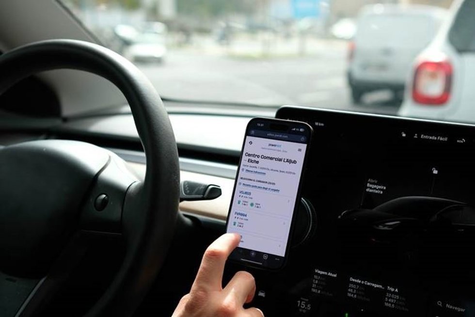 Los ciberataques a través de apps de vehículos crecen un 45% en Europa, con el móvil como vía de acceso