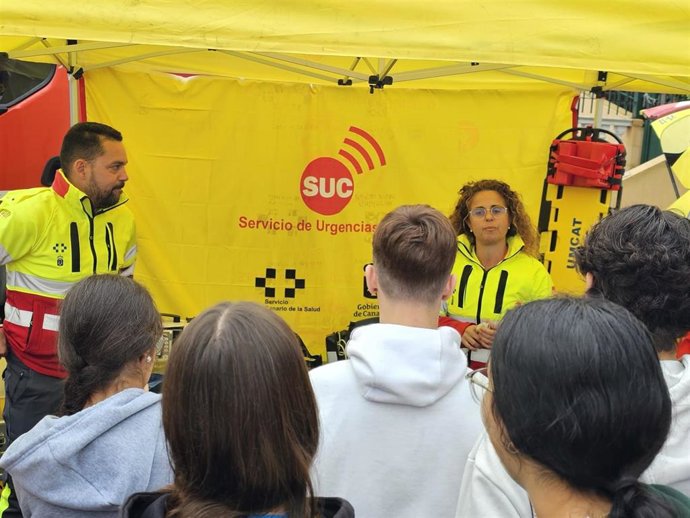 El SUC muestra sus recursos en Moya a estudiantes ante un incendio forestal