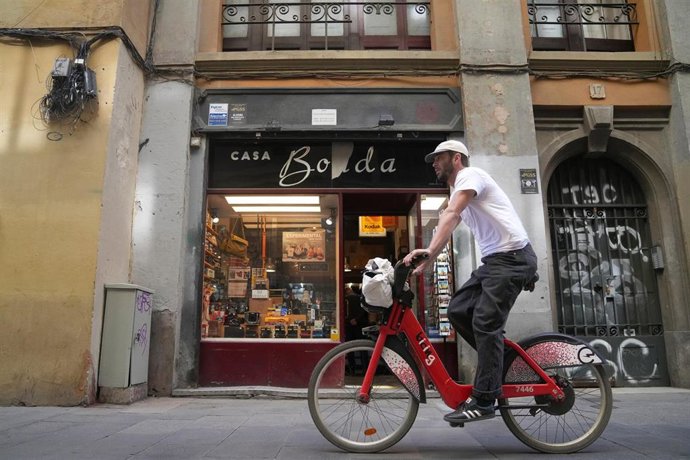 Fachada de 'Foto Boada', tienda de fotografía analógica fundada en 1932, ubicado en Barcelona