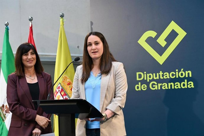 La portavoz del equipo de gobierno de la institución provincial, María Vera, y la diputada de Cultura y Educación, Pilar Caracuel.