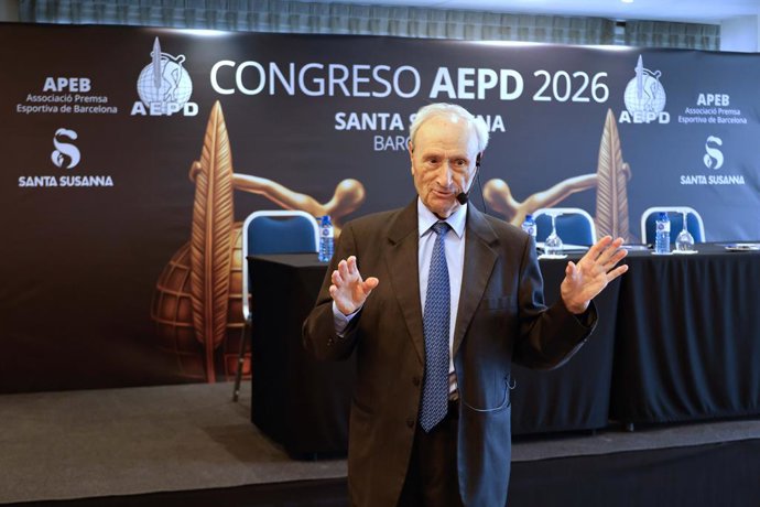 El doctor Pedro Guillén durante la charla en el 62 Congreso de la Asociación Española de la Prensa Deportiva (AEPD) en la localidad barcelonesa de Santa Susanna.