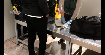 Detingut un home en l'aeroport d'Alacant-Elx després de trobar en la seua maleta 3,5 quilos de cocaïna