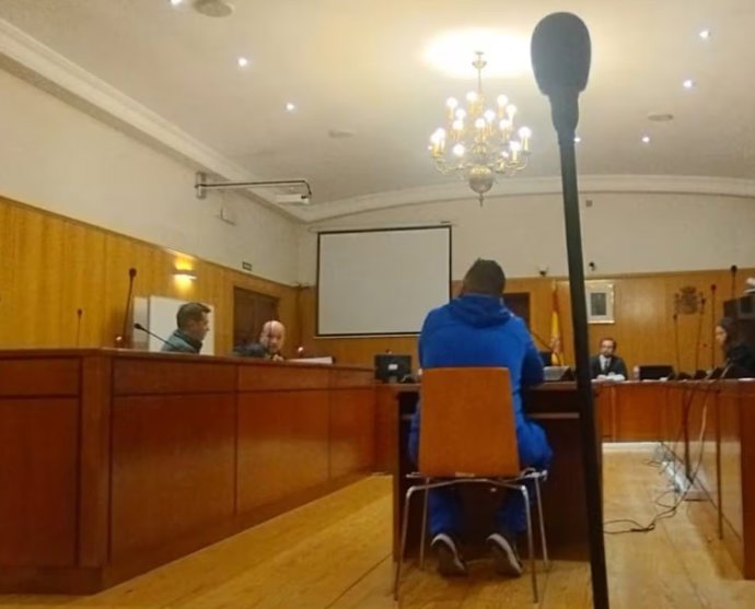 Confirmada la absolución del hombre acusado de llamar "puta negra" a una camarera