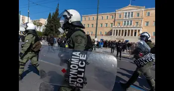 Detenido un hombre de 89 años acusado de herir a cinco personas durante un tiroteo en el centro de Atenas