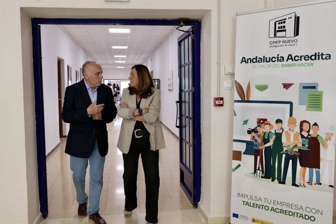 A secretária de Desenvolvimento Educativo e Formação Profissional, María del Carmen Castillo, visita as instalações do primeiro Centro Integrado de Formação Profissional (CIFP) em Jaén. No IES El Valle, na capital. Em 27 de abril de 2026, em Jaén (Andaluz