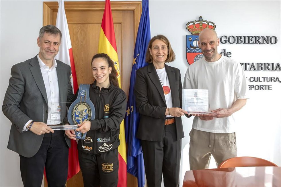Recibimiento de Martínez Abad a Mariluz 'La Joyita' Peral