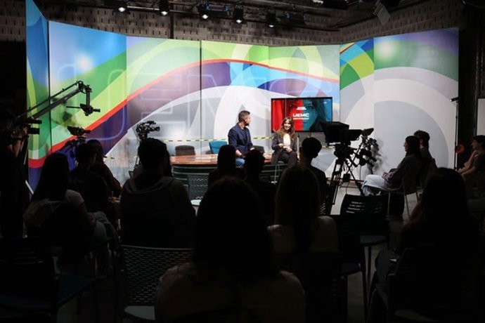 Carmen Corazzini acerca el 'true crime' y el periodismo de sucesos a los estudiantes de la UEMC