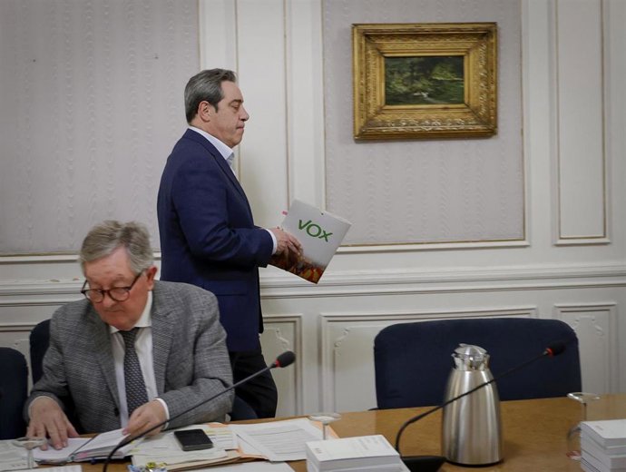 El síndic de Vox, José Mª Llanos, en la junta de síndics de Les Corts
