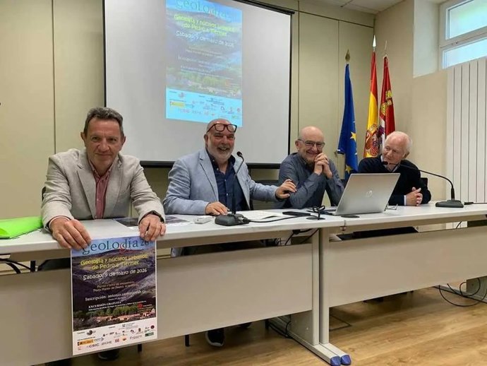 De izda a dcha, Javier González, Miguel Latorre, Antonio Sastre y Carlos Villalta presentan Geolodía 2026 en Soria
