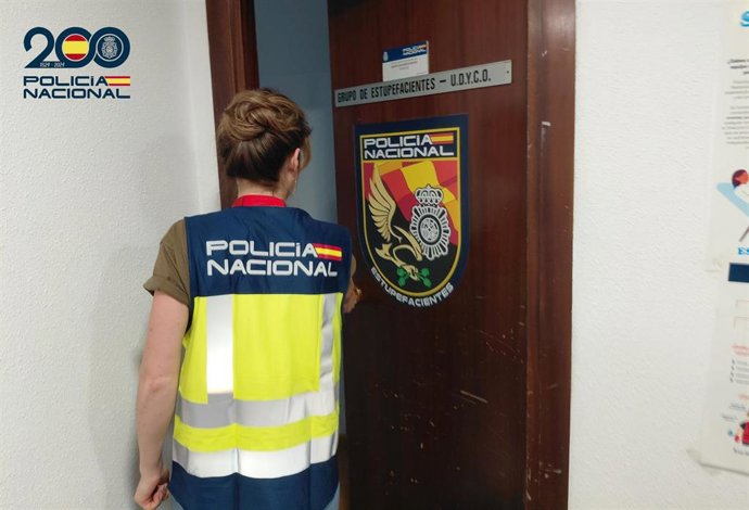 Agente de la unidad de Estupefacientes de la Policía Nacional.