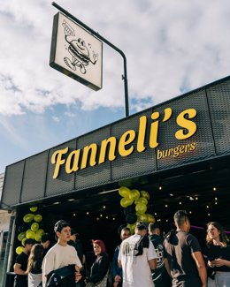 Local Fanneli's Burgers Benidorm
