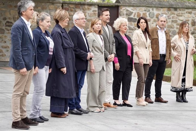 La diputada general de Gipuzkoa, Eider Mendoza, junto a los diputados forales en Lasarte-Oria