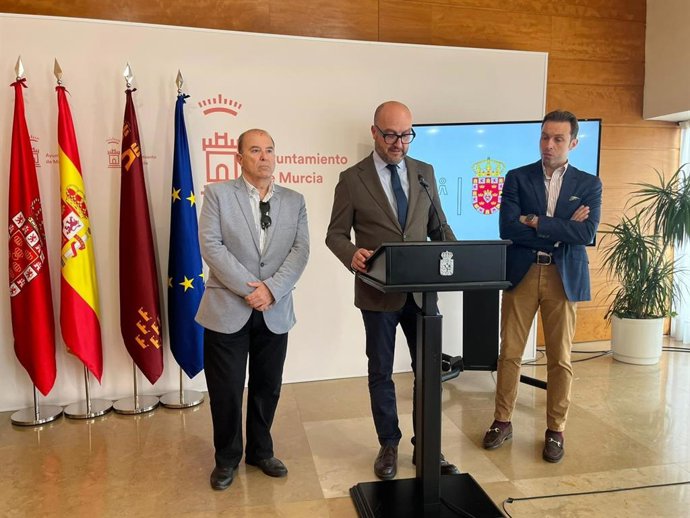 Presentación de las novedades de la ampliación del tranvía al barrio de El Carmen