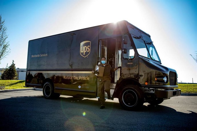 Archivo - Vehículo de UPS. 