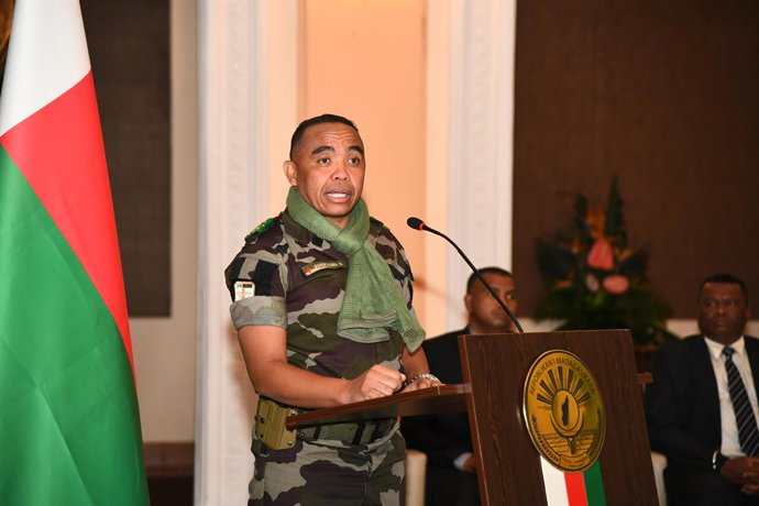 Archivo - BEIJING, March 28, 2026  -- Madagascar's President Michael Randrianirina speaks during the presentation ceremony of the new government at the presidential palace in Antananarivo, Madagascar, March 25, 2026. Madagascar's presidency announced Wedn
