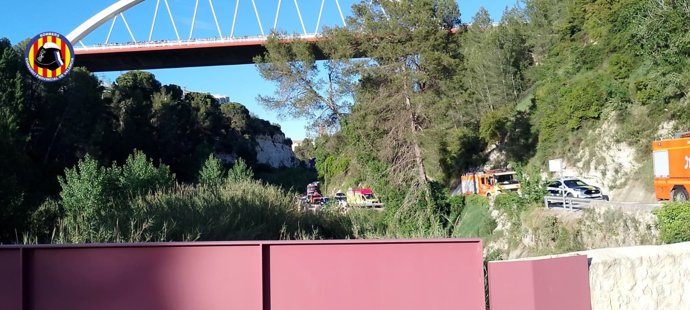 Bombers intervenint en l'accident d'Ontinyent