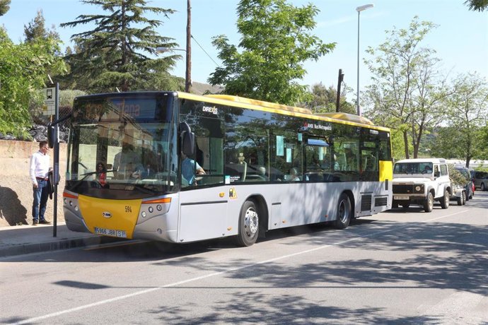 Nueva línea de bus B32 en Tiana (Barcelona).