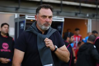 Futbol, Union La Calera vs Coquimbo Unido. Fecha 11, Campeonato 2026, El entrenador de Coquimbo Unido, Hernan Caputto, es fotografiado, durante el partido de primera division disputado en el estadio Nicolas Chahuan de La Calera, Chile. 24/04/2026 Manuel