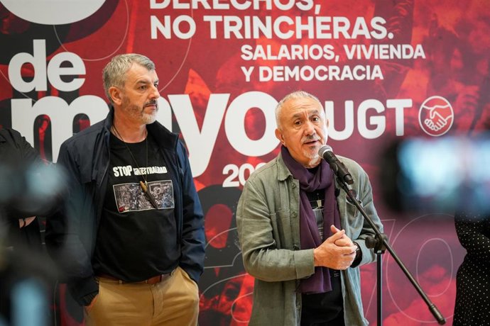 El secretario general de la UGT, Pepe Álvarez, atiende a los medios antes de clausurar una jornada, celebrada en Alcalá de Guadaíra (Sevilla), de prevención de riesgos laborales. A 28 de abril de 2026 en Alcalá de Guadaíra, Sevilla (Andalucía, España).