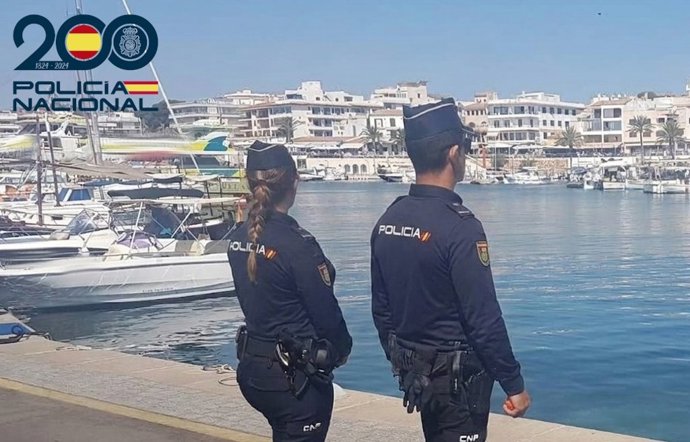 Detenido por entrar a robar en una embarcación y encerrarse en el baño a la llegada de la Policía en Eivissa