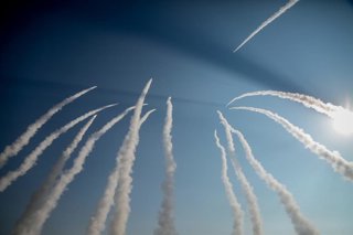 Archivo - Lanzamiento de misiles iraníes de largo alcance durante unas maniobras militares de Irán en 2021. 