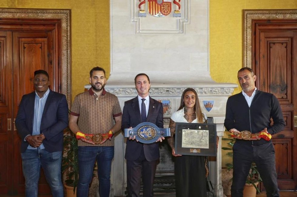 Recepción del Consell de Mallorca a la campeona de Europa de peso supermosca, Farah El Bousairi, y a la campeona de España de halterofilia, Shella Badaseraye