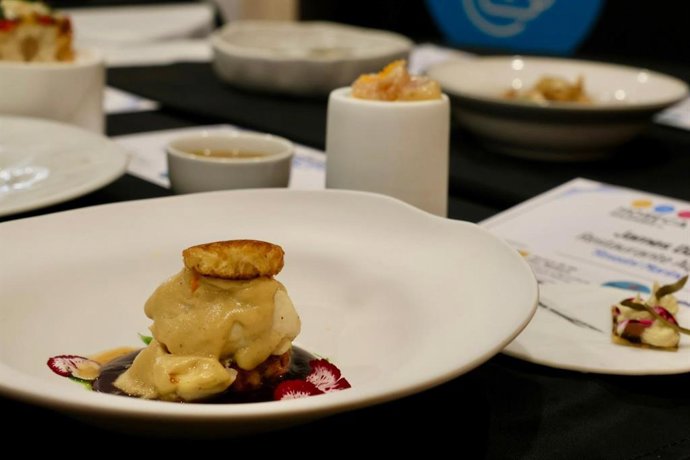 El chef de Menorca James Davies gana el Concurso de Cocina con Pescado Popular con su 'Rossini Marino'