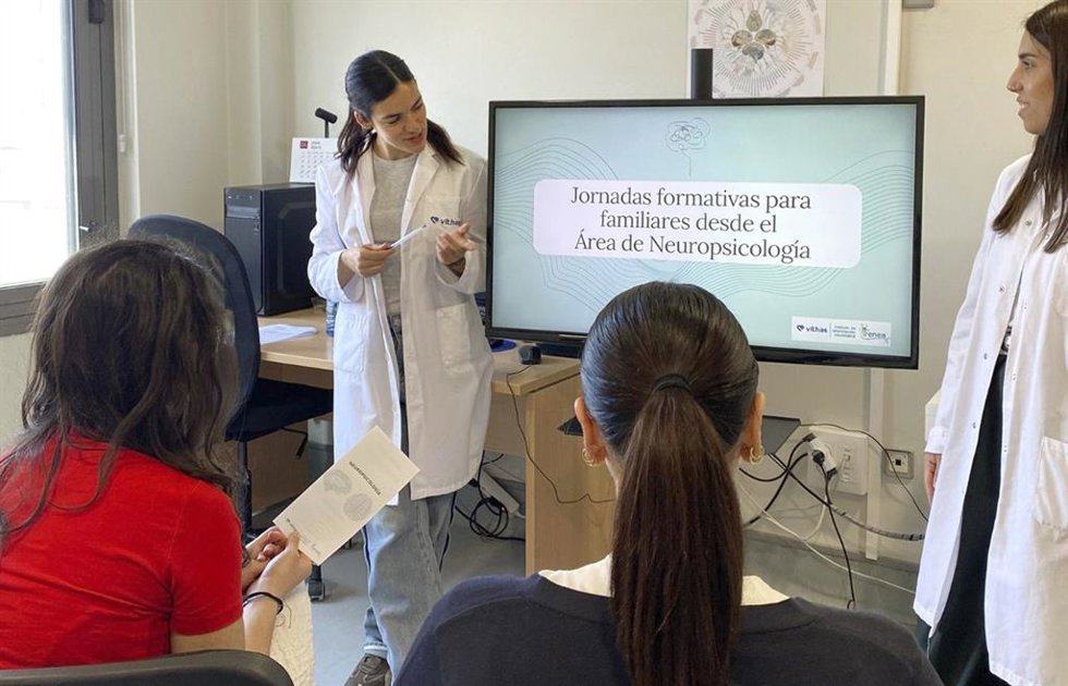 Vithas Vigo pone en marcha formación para familiares de pacientes con daño cerebral adquirido