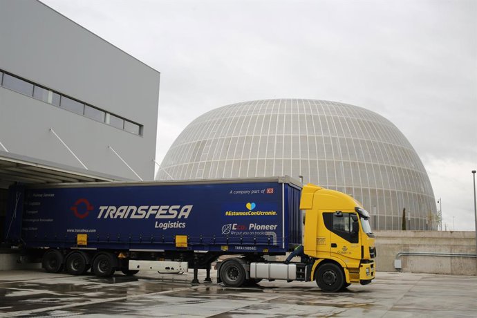 Archivo - Un camión de carga