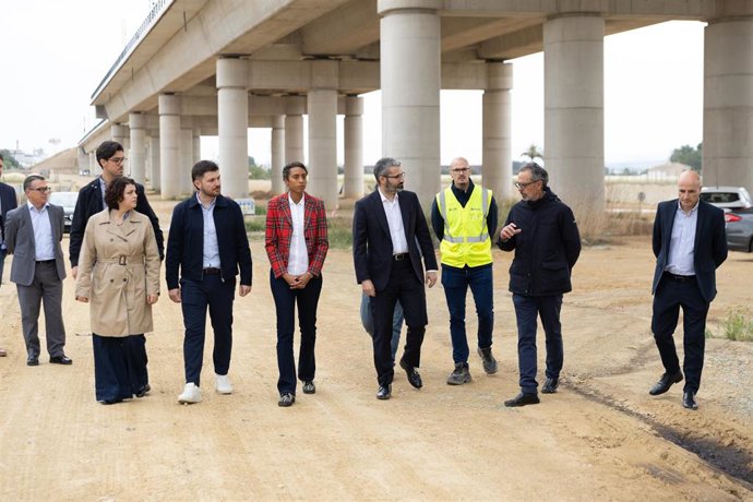 El delegado del Gobierno en la Región de Murcia, Francisco Lucas, y la alcaldesa de Alhama de Murcia, Rosa Sánchez, visitan las obras de la Alta Velocidad