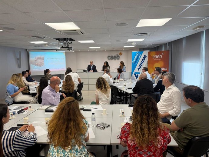 Jornada organizada por CaixaBank Dualiza, CAEB y Asinem