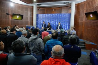 Futbol, junta de accionistas de Azul Azul  Junta de accionistas de Azul Azul, administradora de Universidad de Chile en el Centro Deportivo Azul en La Cisterna para definir la Plana Ejecutiva de la sociedad anonima   28/04/2026  Diego