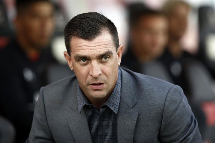 Futbol, Colo Colo vs O'Higgins. Cuarta fecha, campeonato nacional 2018 El entrenador de Colo Colo Pablo Guede, dirige a sus jugadores durante el partido de primera division contra O'Higgins  en el estadio Monumental. Santiago, Chile. 23/02/2018 Christian