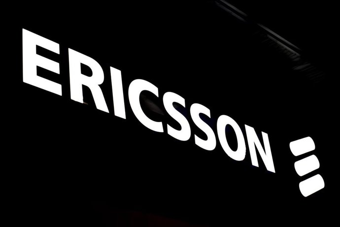 Archivo - FILED - 01 March 2022, Spain, Barcelona: The Ericsson logo shines in front of a pavilion during the Mobile World Congress trade fair. Photo: Matthias Oesterle/ZUMA Press Wire/dpa