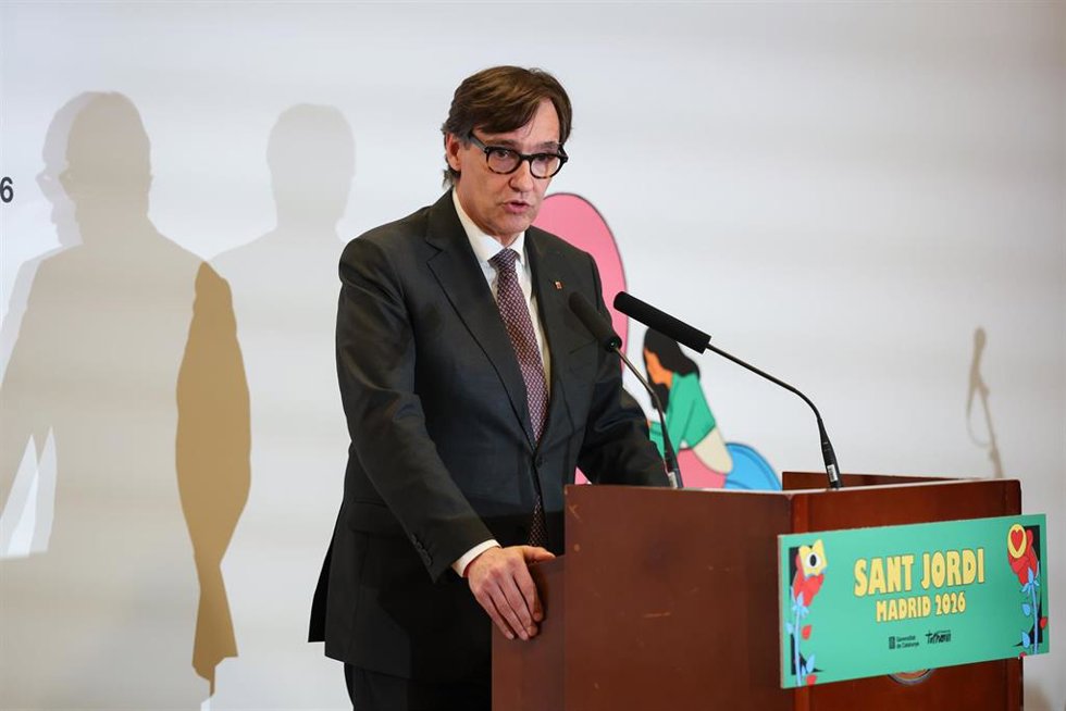 El president de la Generalitat de Catalunya, Salvador Illa, preside el acto institucional de Sant Jordi en Madrid, a 28 de abril de 2026, en Madrid (España). 