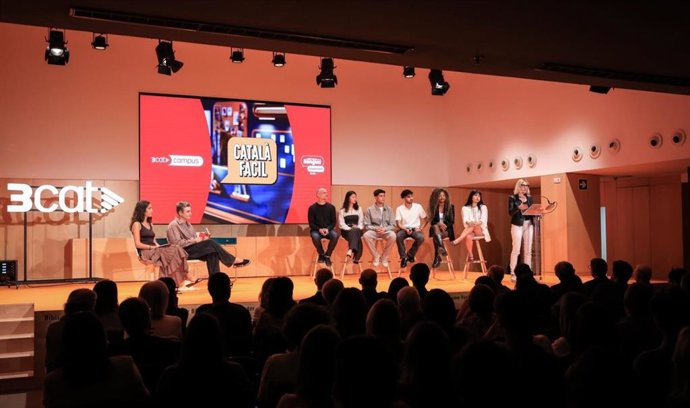 Imagen de la presentación del proyecto 'Català fàcil'