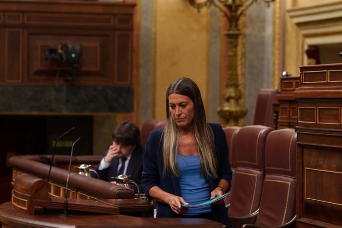 La portavoz de Junts en el Congreso, Miriam Nogueras, interviene durante una sesión plenaria en el Congreso, a 28 de abril de 2026, en Madrid (España). El Pleno del Congreso debatirá y votará este martes, 28 de abril, el decreto ley que incluye la prórrog