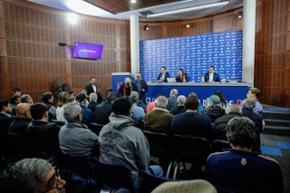 Futbol, junta de accionistas de Azul Azul  Junta de accionistas de Azul Azul, administradora de Universidad de Chile en el Centro Deportivo Azul en La Cisterna para definir la Plana Ejecutiva de la sociedad anonima   28/04/2026  Diego