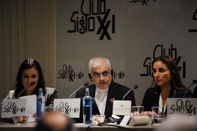 O embaixador do Irã na Espanha, Reza Zabib, participa do colóquio do “Club Siglo XXI”, em 28 de abril de 2026, em Madri (Espanha).