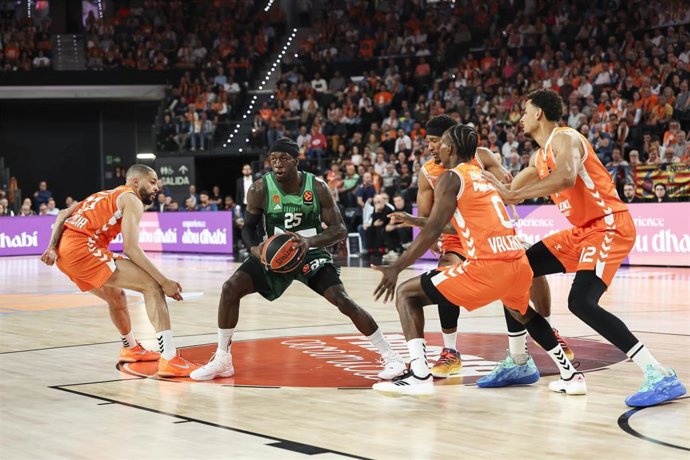 Kendrick Nunn, en un partido con el Panathinaikos AKTOR.
