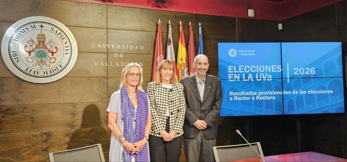 Los candidatos Carlos Alberola, Carmen Camarero o Pilar Garcés durante la rueda de prensa posterior al escrutinio de datos provisional en las elecciones al Rectorado de la UVA